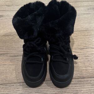 Cozy Calla Black Faux Fur Winter Boots